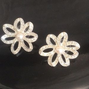 Silver Tone Pierced Earrings. Faux Pearl in Center.